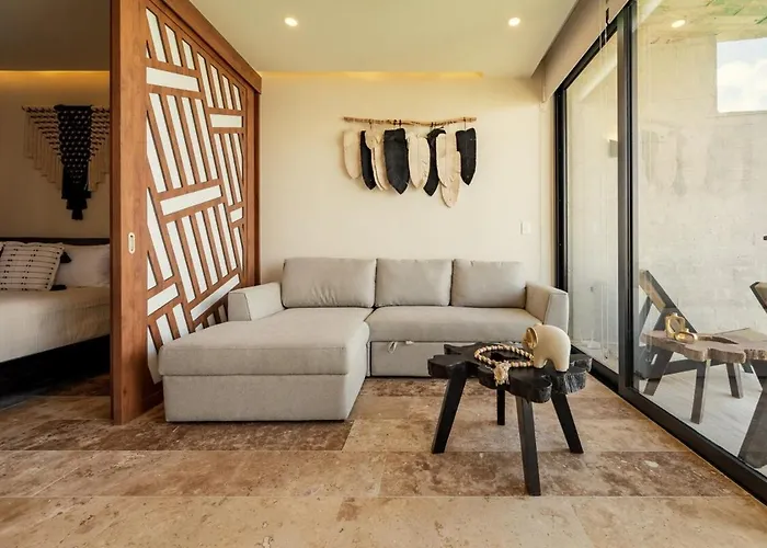 Paravian 606, 1-bedroom Condo,